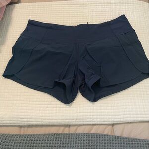 Lululemon Run Times Mid-Rise Short 4” 2-way stretch